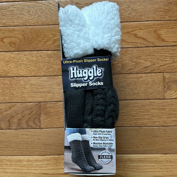 🧦Gray Huggle Slipper Socks🩶 - Picture 2 of 4
